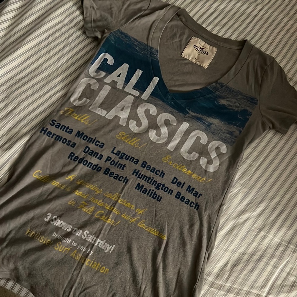 Hollister Vneck top